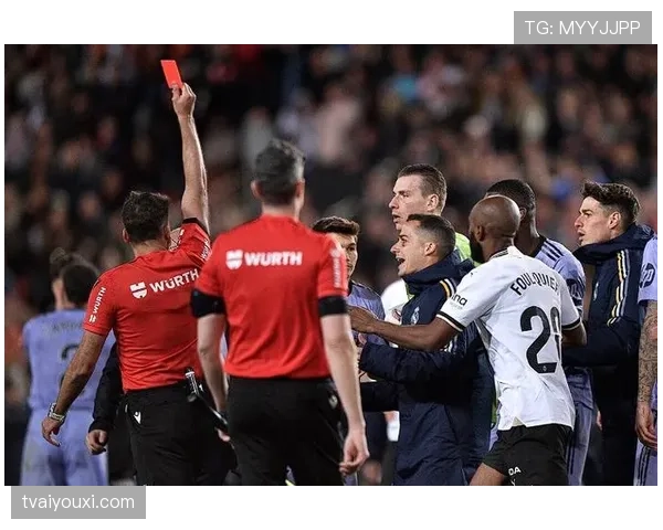 半场哨响判罚规则解析及其对比赛节奏的影响