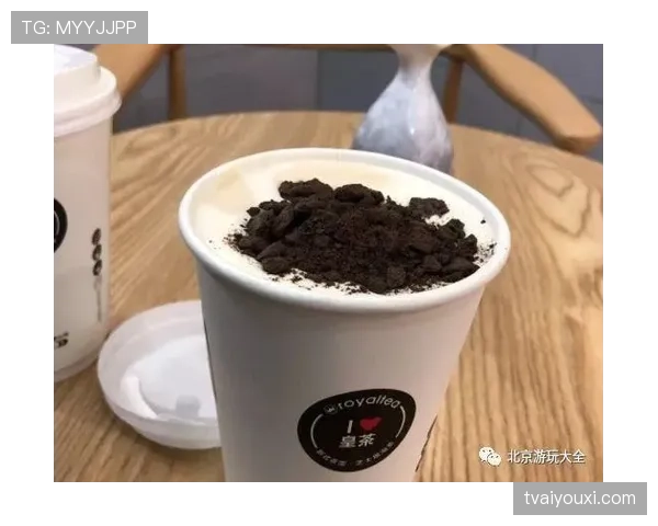 掌敏洁戴着几万墨镜排队买奶茶，现场我差点笑出声